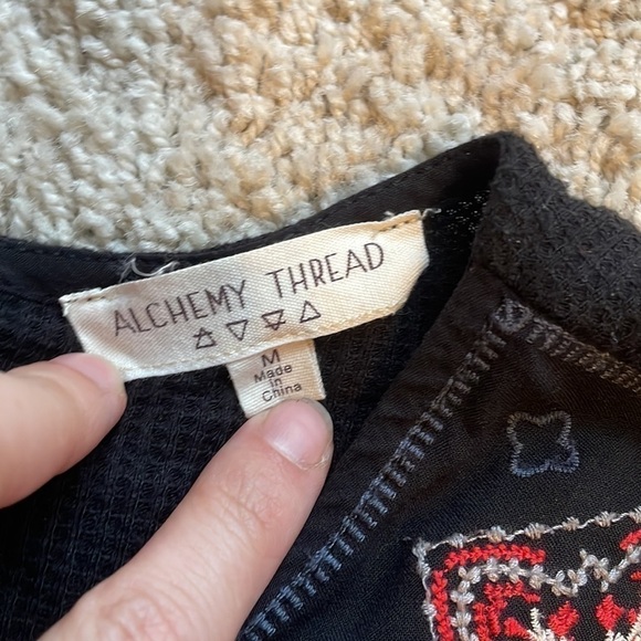Alchemy Thread M Black Loose Thermal Long Sleeve Shirt Embroidered Women’s EUC - Picture 6 of 12